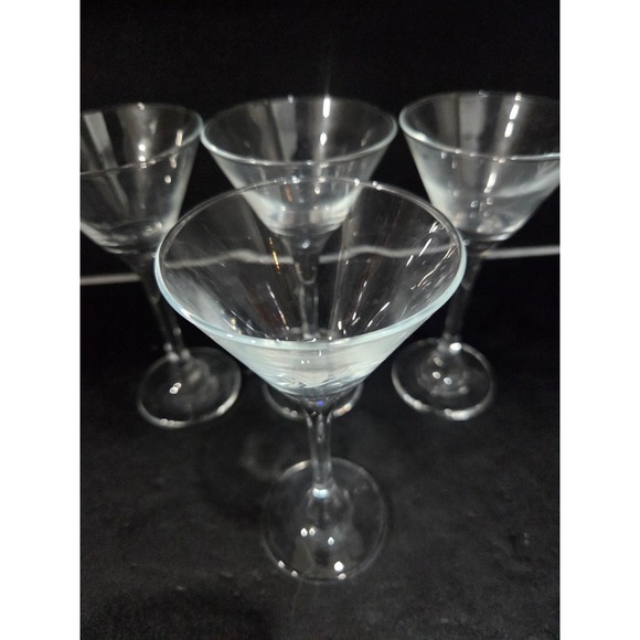 Grey Goose Exclusive Martini Glasses, Set of 4 Crystal Glasses, Limited Edition - Picture 5 of 9